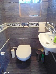 Atrakcyjny, 2 - lokalowy dom na zabudowanym osiedlu