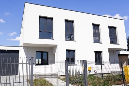 Dom w zabudowie bliźniaczej pod działalność | Gliniana Tomaszów Maz.