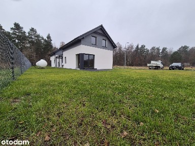 Twój dom na skraju lasu - spokój, nowoczesność, wygoda.