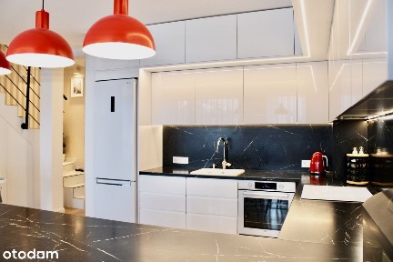 Dom Szeregowy/Garaż/5 Pokoi / 2 Łazienki / Fotowoltaika / Ogródek