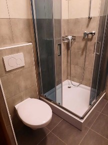 Komfortowe pokoje pracownicze z łazienkami - 1 i 2 os.