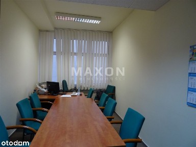 Biuro Aleje Jerozolimskie, duży parking