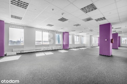 Biuro na ostatnim piętrze - open space