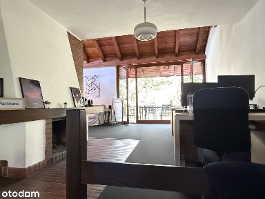 Dom biurowy w pięknej okolicy