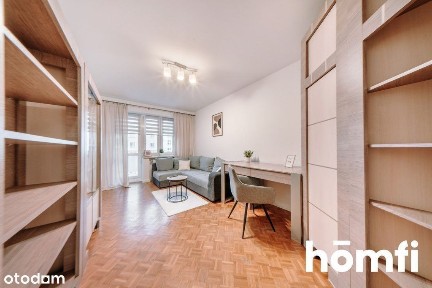 Komfort 45m²: 2 pokoje, balkon, parking.