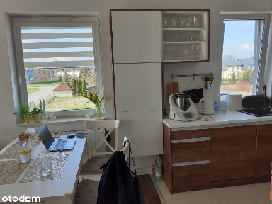 Komfortowe mieszkanie do zamieszkania, 2 pokoje, 1 p., winda, garaż.