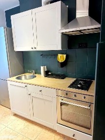 Jasna, cicha kawalerka z piwnicą i balkonem.