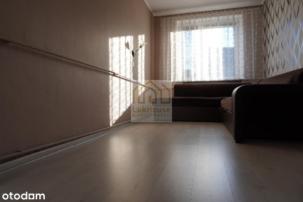 Dom, Który Posiada 2-Niezależne Kondygnacje