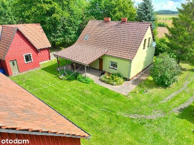 Dom z budynkami gospodarczymi na 0.9ha, 10 km od morza