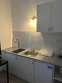 Wynajmę kawalerkę ul. Ratajczaka 20. Od ZARAZ.