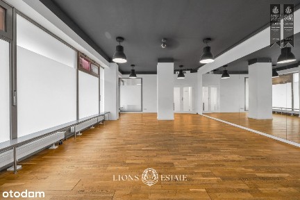 Unikat w Miasteczku Wilanów | Duży parking