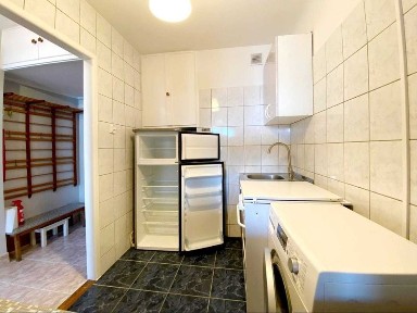 Metro Świętokrzyska/ONZ-Park Mirowski ul. Grzybowska-2 oddzielne pok