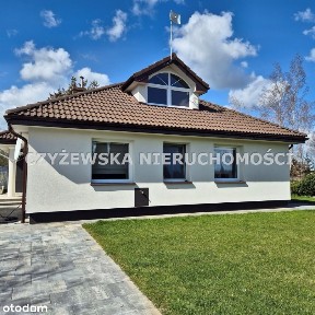 Dom Jednorodzinny Wraz Z Dużym Garażem W Pakiecie!