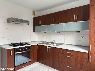 Wygodne mieszkanie w zielonej okolicy, balkon, i pełna własność.