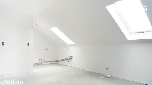Nowe mieszkania na poddaszu z i własnym podwórkiem