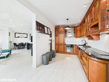 Apartament 140 m² Ursus, 2 poziomy, 4 pok., 4 loggie, basen, garaż