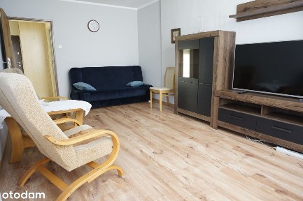 2 pokojowe z oddzielną kuchnią blisko metra Trocka