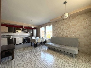 Trzypokojowe mieszkanie z tarasem na zamkniętym osiedlu