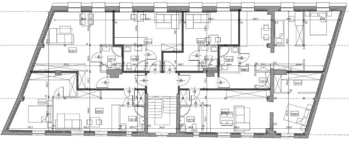 Pilnie sprzedam poddasze w Chorzowie Batorym do podziału na 4-6mieszka