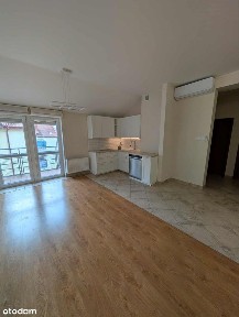 Atrakcyjne z halą garażową i komórką