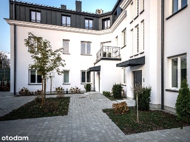 W nowej pięknej kamienicy- 20 minut od Centrum Wwy