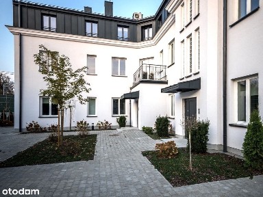 W nowej pięknej kamienicy- 20 minut od Centrum Wwy