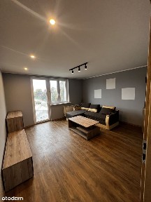 3 pokoje Po remoncie w ciepłym bloku Dostępne od ręki do zamieszkania