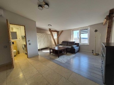 Bardzo ładna kawalerka z klimatyzacją