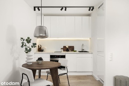 Bez prowizji | 2 pokoje po remoncie | 7 min do PKP | niski czynsz