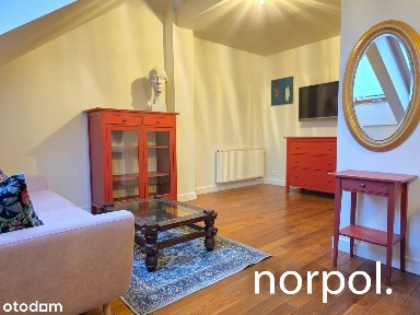 Jasne dwupoziomowe mieszkanie z windą, po remoncie - Grzegórzecka