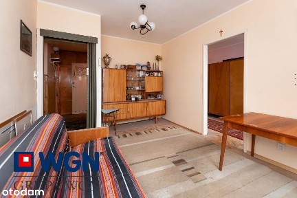 UL. Władysława IV, 3 piętro, 3 pokoje, balkon, 48m2.