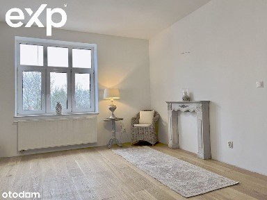 Mieszkanie w zespole pałacowo-parkowym Potockich.