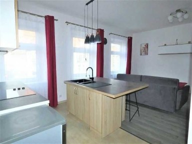 Piłsudskiego 72, Nowe Miasto, jasna kawalerka, BRAK PROWIZJI