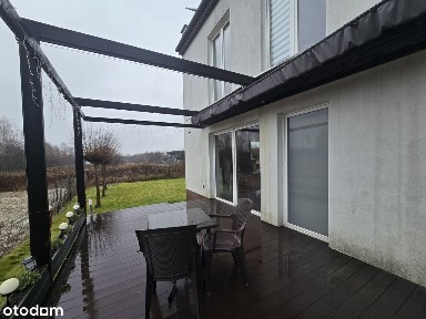 Twój nowy dom: 4 pokoje, salon, garaż i duży ogród czekają na Ciebie