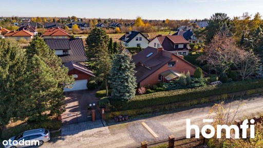 Luksusuwy Dom Z Pięknym Ogrodem I Basenem