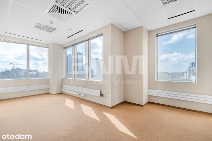 Biuro przy M1 Centrum - gabinety i open space