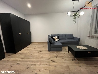 Bardzo przestronna kawalerka - Obrońców Pokoju