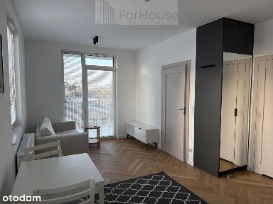 Nowiutkie. Elastyczna umowa. Parking.