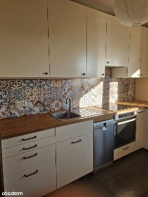 Bardzo jasne i ciepłe mieszkanie. 49m2 do zamieszkania.