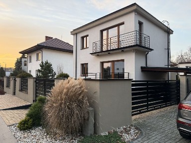 Dom na osiedlu XV-lecie