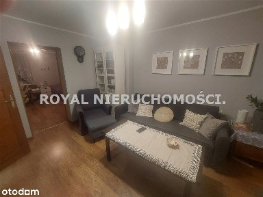 Spokojna okolica, miejsca parkingowe.