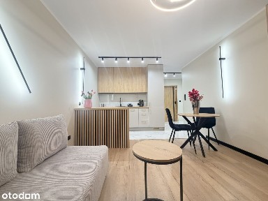 Hit ! 3 POKOJE PO GENERALNYM REMONCIE BLISKO MAGNOLII / BALKON