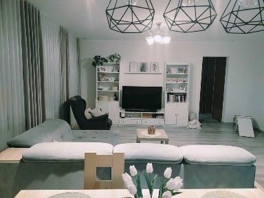 Sprzedam przestronne 4-pok klimatyzowane mieszkanie w Krzyżu Wlkp