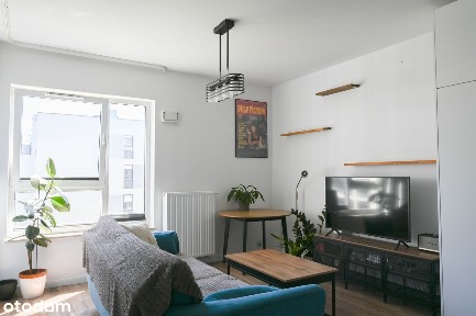 Nowoczesne mieszkanie ze szklaną sypialnią / Posag 7 Panien