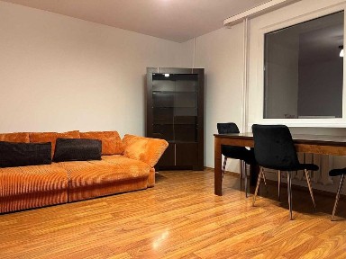 Dwupokojowe mieszkanie z oddzielną kuchnią, Janów