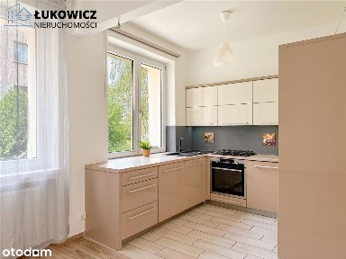 Mieszkanie 2 pokojowe na parterze w centrum Bb!
