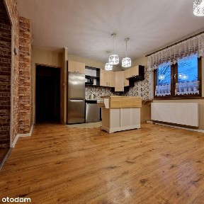 Mieszkanie, 77 m², Wałbrzych