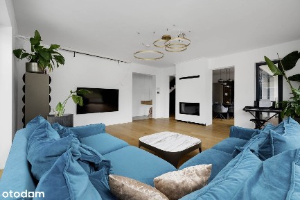 Piękny i nowoczesny DOM pod miastem.