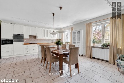 Piękny dom w zabudowie bliźniaczej w Wilanowie