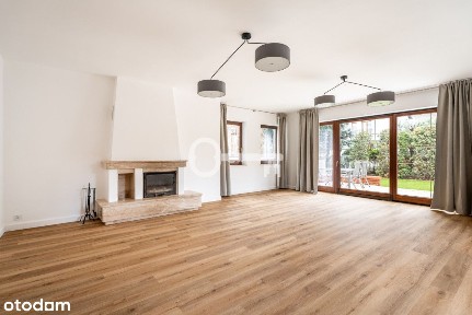 Wyremontowany dom wolnostojący | Garaż i taras